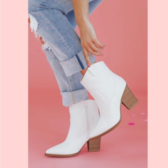 NWT MIA Dawson White Cowboy Boots - Picture 2 of 3